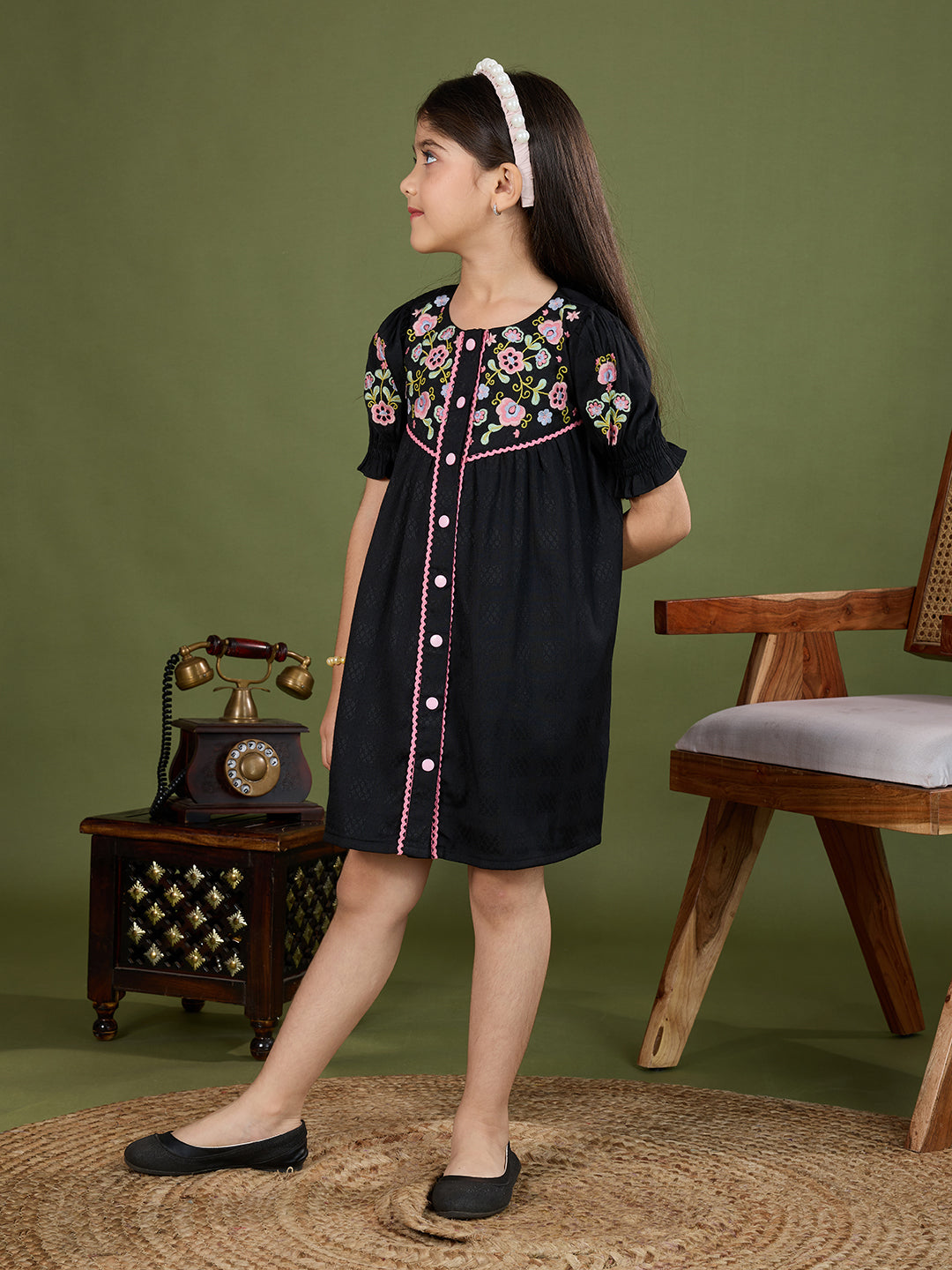 TINY TWILLS Girls Black Cotton Frock – Floral Embroidered Dress with Pink Button Detailing & Puff Sleeves | Ethnic Party Wear for Kids